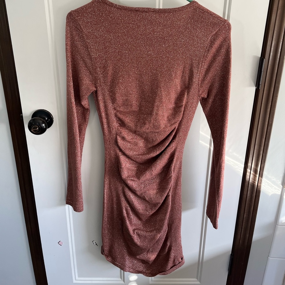 Size small worn just a handful of times (2-3) express fitted dress.